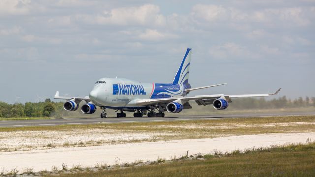 Boeing 747-200 (N952CA)