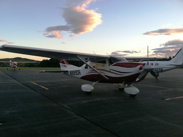 Cessna 206 (turbine) (N889DR)