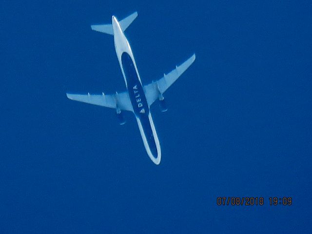 Airbus A321 (N340DN)