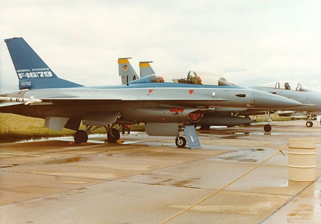 Lockheed F-16 Fighting Falcon (75-0752) - F-16B on the flight line on a rainy day air show at the old Navy Dallas NAS