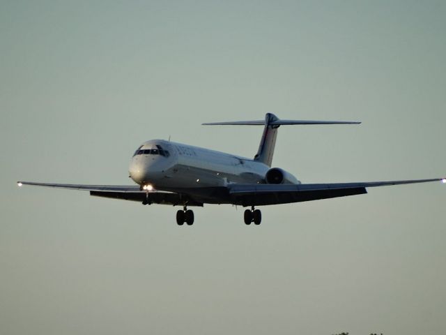 McDonnell Douglas MD-88 (N943DL)