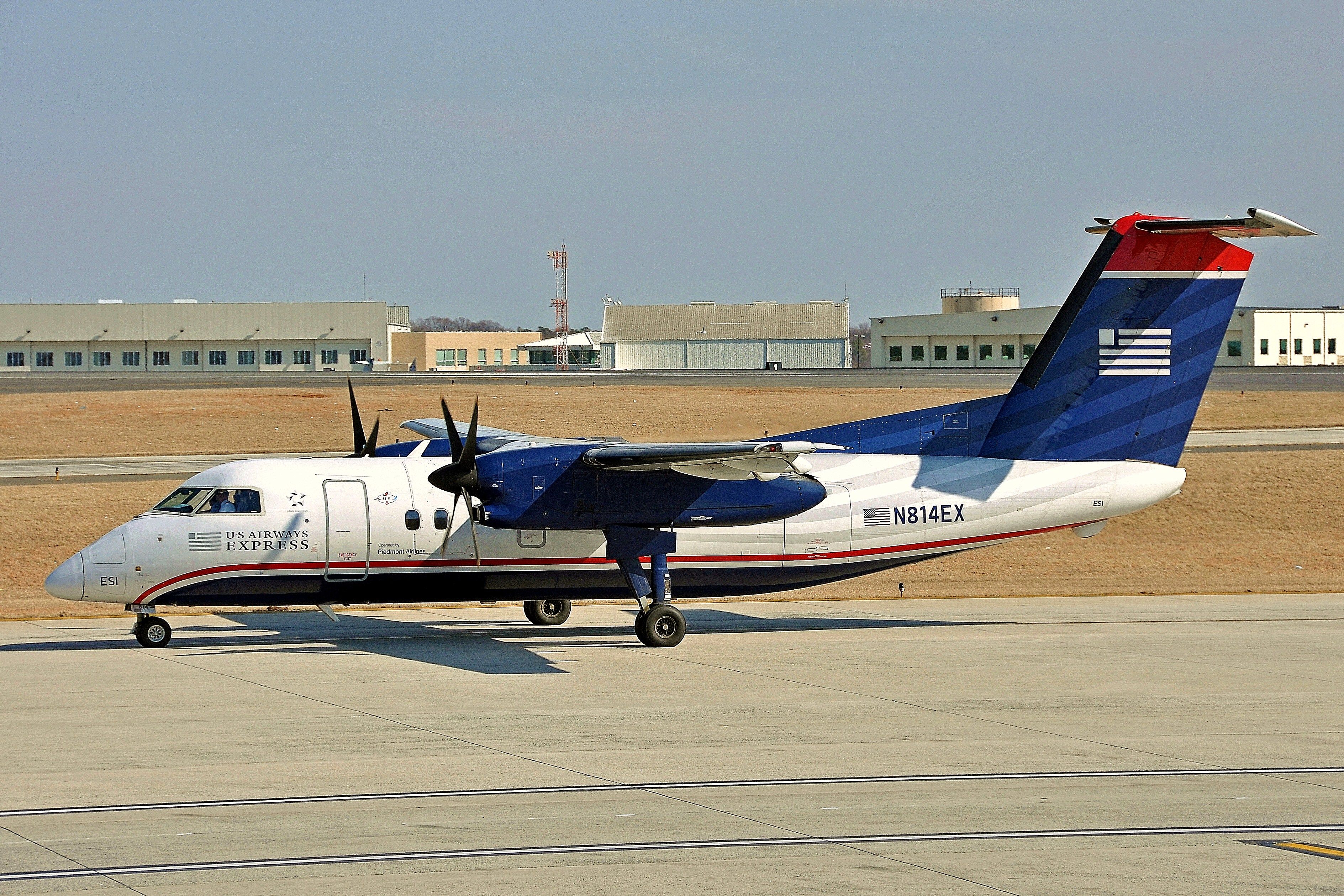 de Havilland Dash 8-100 —