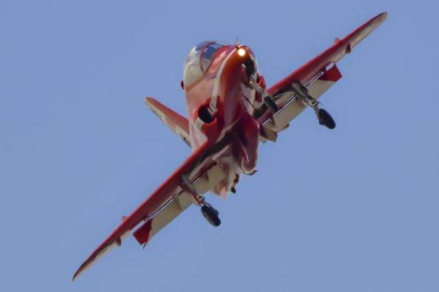 — — - Hawk T1 Red Arrow
