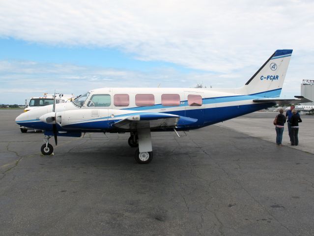 Piper Navajo (C-FCAR)