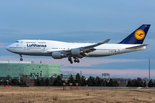 Boeing 747-400 (D-ABTL) - Lufthansa 747 D-ABTL