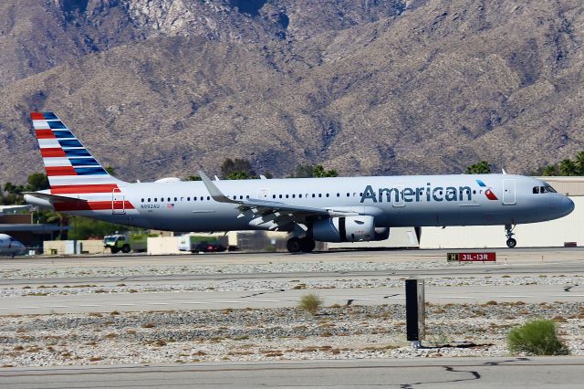 Airbus A321 (N992AU)