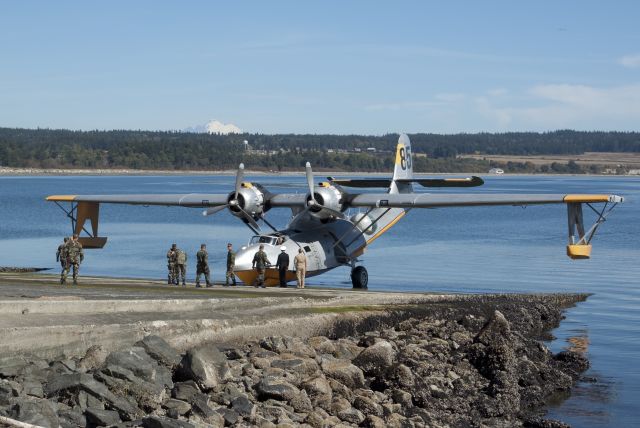 N85U — - Trying to get up the ramp at Oak Harbor Seaplane base (WA) but stuck: Nose wheel did not come out...