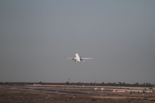 Airbus A320 (N539VL) - DEPARTURE FROM 27 MMTJ