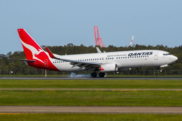 Boeing 737-800 (VH-XZI) - Touchdown!