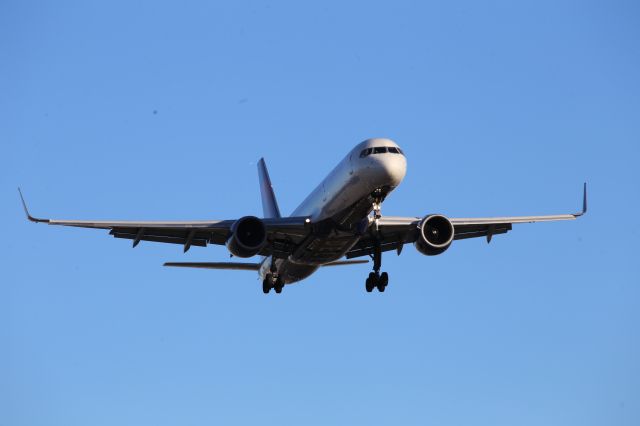 Boeing 757-200 (N713TW)