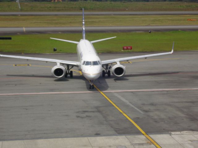 Embraer ERJ-190 (HP-1562CMP)