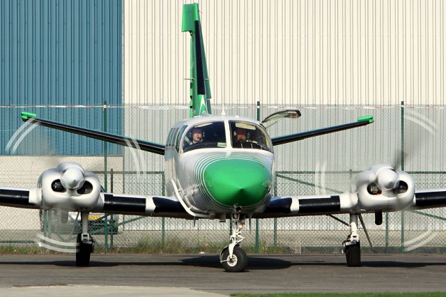 Cessna 404 Titan (OO-GPS) - http://www.eurosense.com/