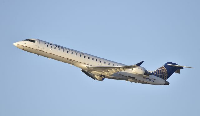 Canadair Regional Jet CRJ-700 (N782SK) - Departing LAX