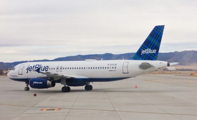 Airbus A320 (N712JB) - Diverted to KABQ en route from KBDL-KSFO. It left on December 27, 2021 (same day this photo was taken)