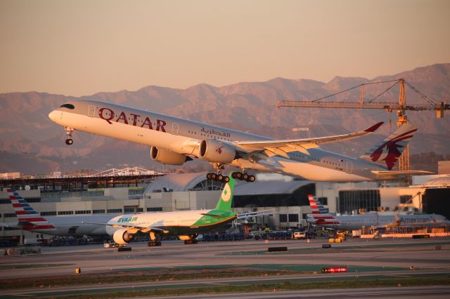 Airbus A350-1000 (A7-ANM)