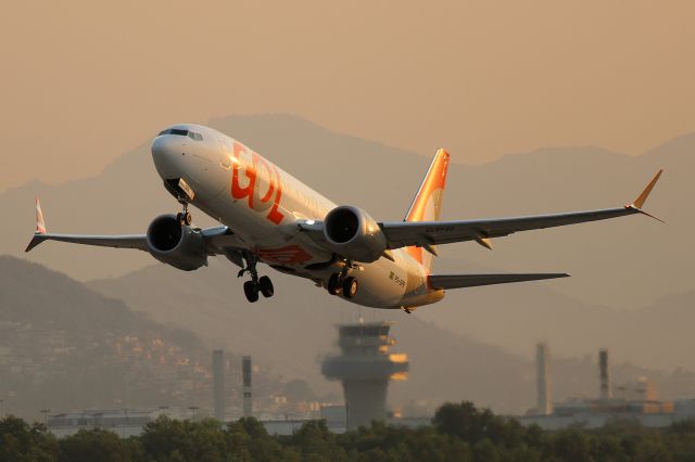 Boeing 737-700 (PS-GPR)
