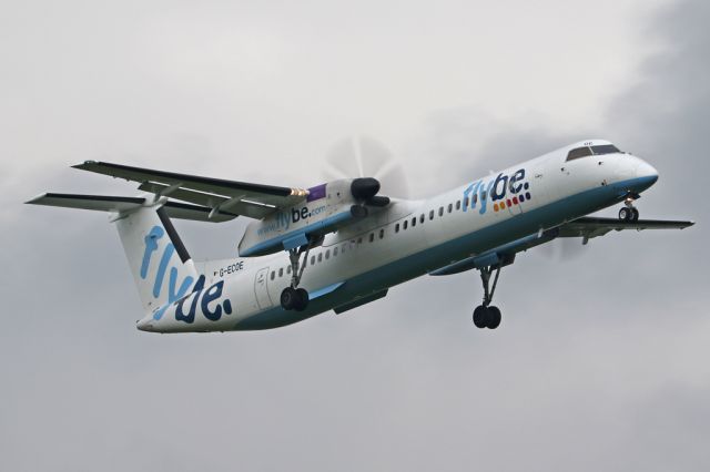 de Havilland Dash 8-400 (G-ECOE) - BEE475 approaching 05L arriving from Belfast BHD.