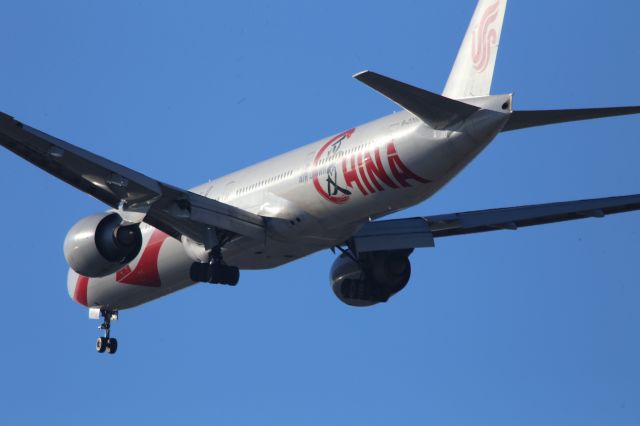 BOEING 777-300ER (B-2006)