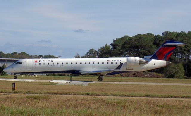 Canadair Regional Jet CRJ-700 (N398CA)