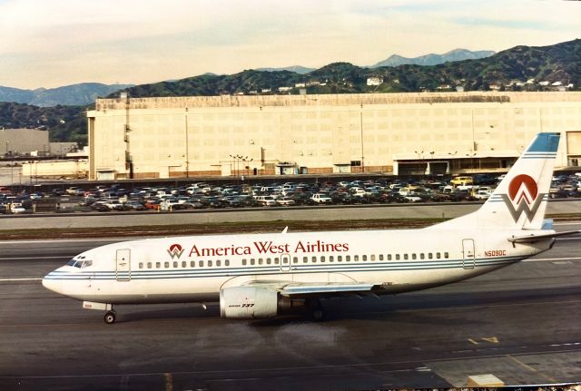 Boeing 737-700 (N509DC)