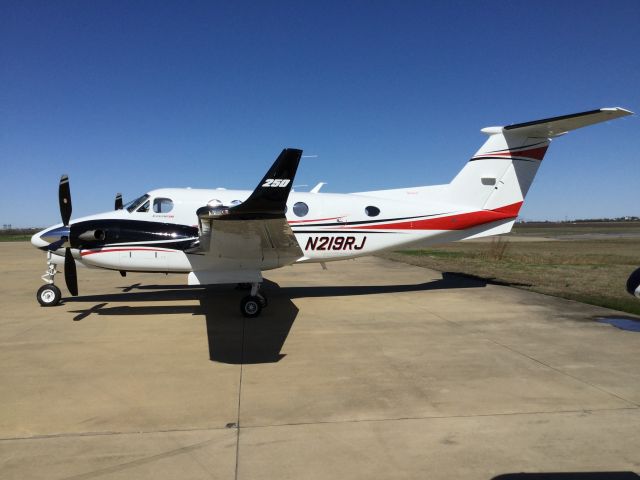 Beechcraft Super King Air 200 (N219RJ)