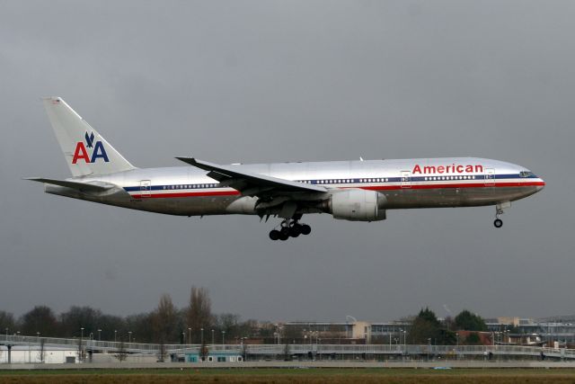 Boeing 777-200 (N778AN) - Arriving on 14-Dec-09 operating flight AAL98 from KORD.