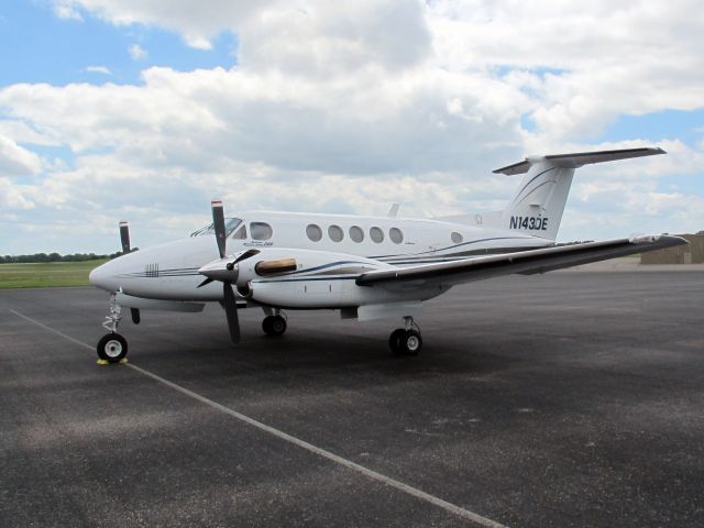 Beechcraft Super King Air 200 (N143DE)