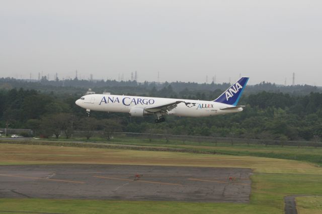 BOEING 767-300 (JA8286)