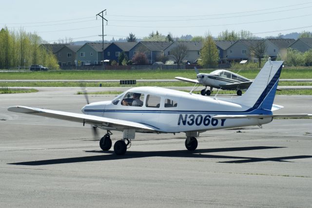 Piper Cherokee (N3066Y)