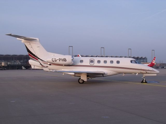 Embraer Phenom 300 (CS-PHB)