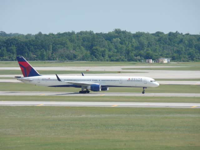 BOEING 757-300 (N589NW) - Taken on June 19th, 2016 from the McNamara parking structure.