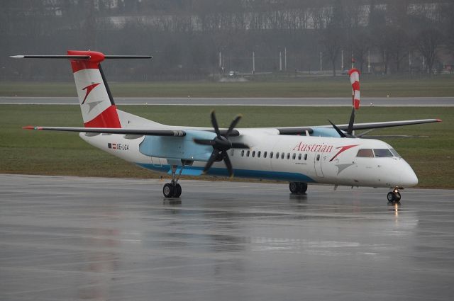 de Havilland Dash 8-400 (OE-LGA)