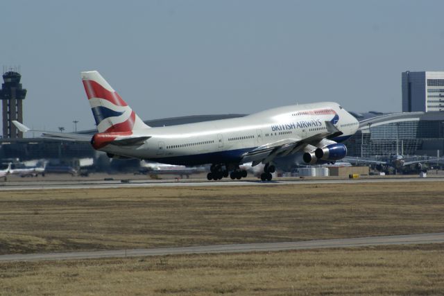 Boeing 747-400 (G-BNLL) - British Airways flight 193 landing at KDFW.