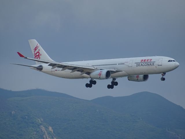 Airbus A330-300 (B-HLA)