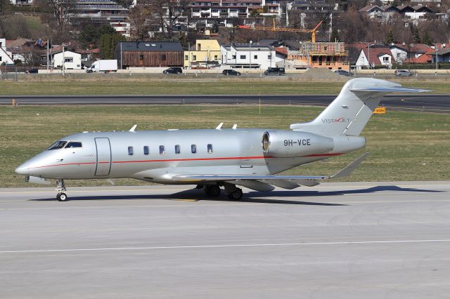 Canadair Challenger 350 (9H-VCE)