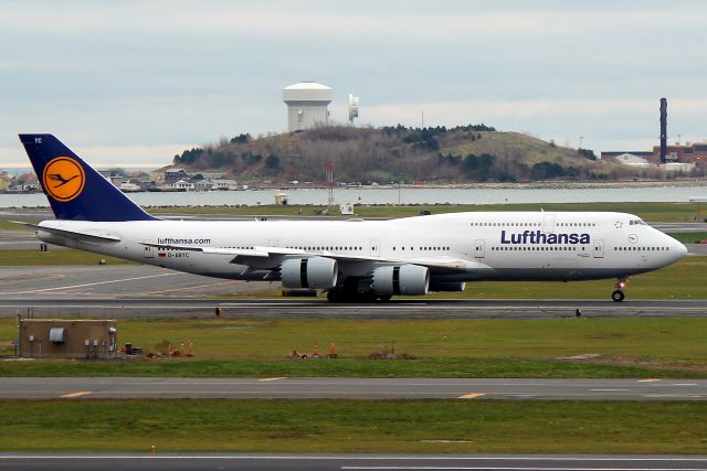 BOEING 747-8 (D-ABYC) - LH 422 from Frankfurt arriving on 22L