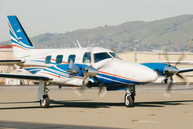 Piper Cheyenne 2 (N22AW)