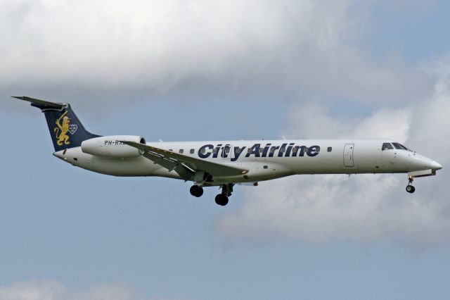 Embraer ERJ-145 (PH-RXB)