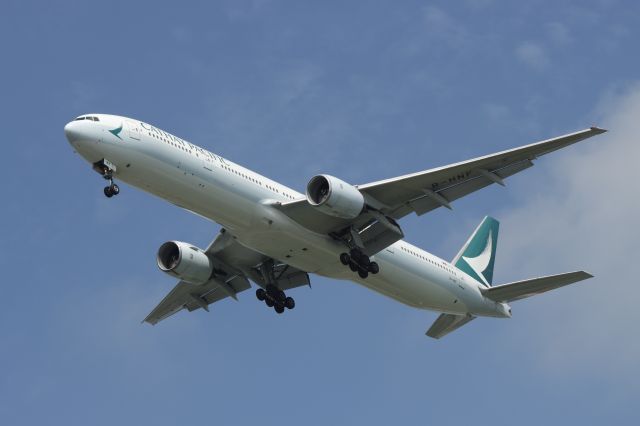 Boeing 777-200 (B-HNF) - 20230813