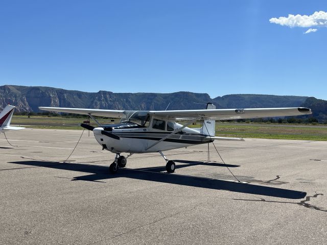 Cessna Skyhawk (N6926A)