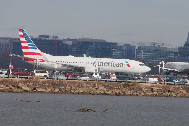 Boeing 737-700 (N944AN)