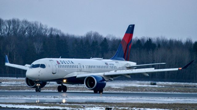 Airbus A220-100 (N117DU) - Not a diversion, our evening LGA flight has been on an A220 for the past few weeks and the foreseeable future