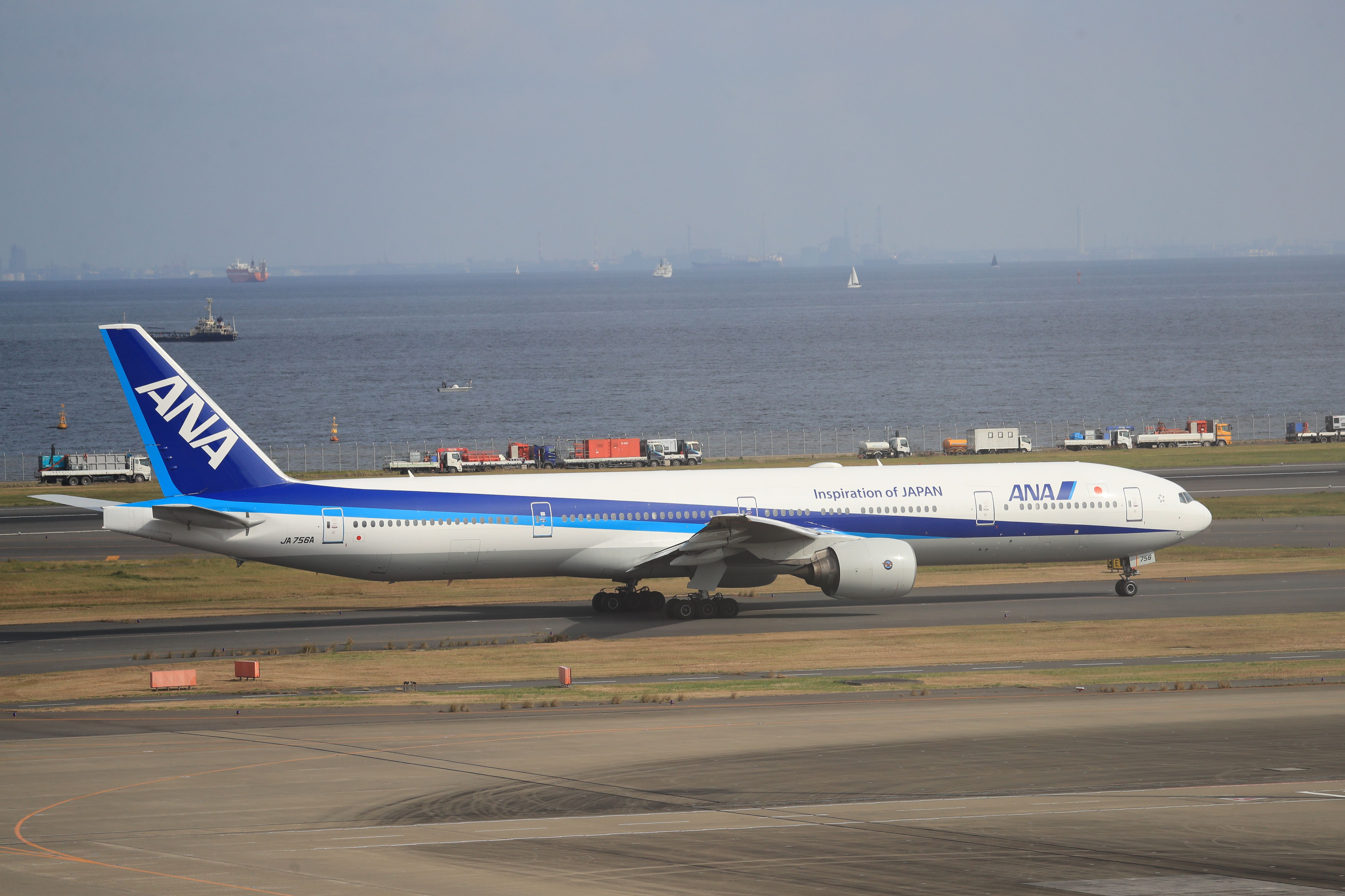 BOEING 777-300 (JA756A) - November 18th 2018:HND-CTS.