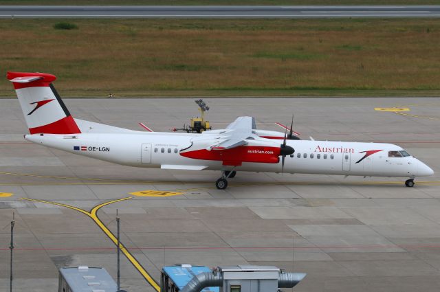 de Havilland Dash 8-400 (OE-LGN)