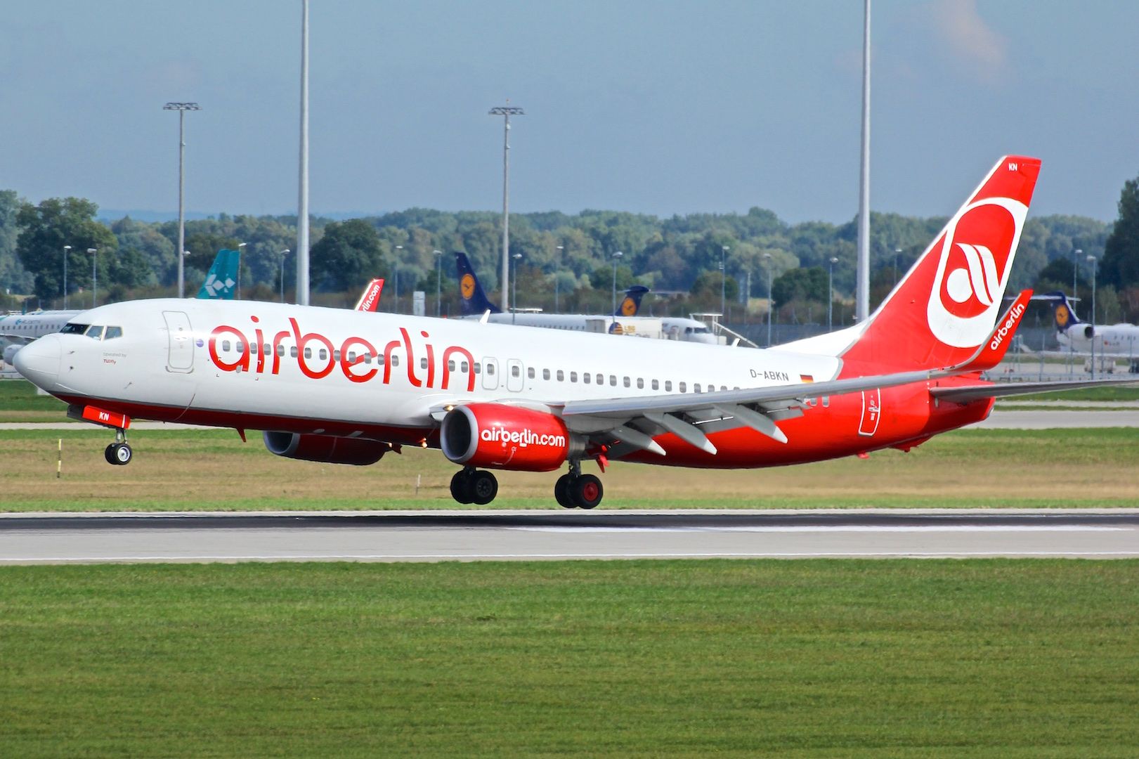 Boeing 737-700 (D-ABKN)