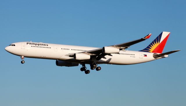 Airbus A340-300 (RP-C3435) - Short Final To 16R