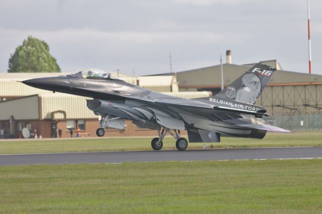 — — - Belgium F16 landing at RIAT '19