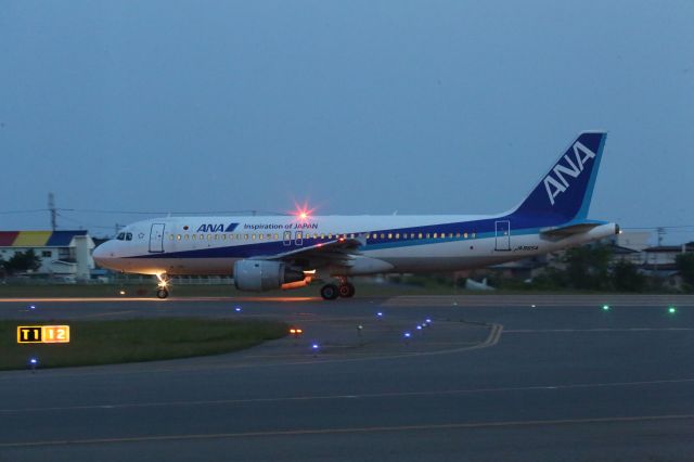 Airbus A320 (JA8654) - 29 May 2015:HKD-HND.