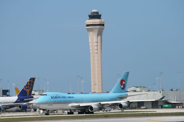 Boeing 747-400 (HL7448)