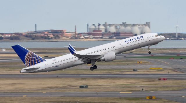 Boeing 757-200 (N596UA)